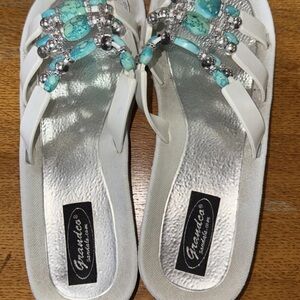 Grandco Women's White and Turquoise Beaded Sandals